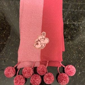 Minnie Mouse scarf